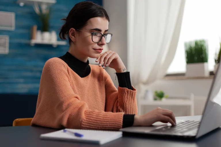 ¿Freelancer o empleado? La línea que puede costarle millones a tu empresa